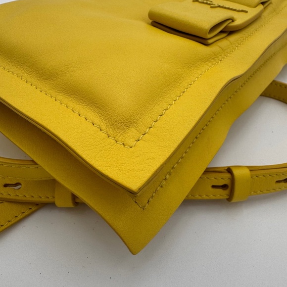 SALVATORE FERRAGAMO Cedrata Leather Shoulder Bag Yellow - Picture 4 of 10